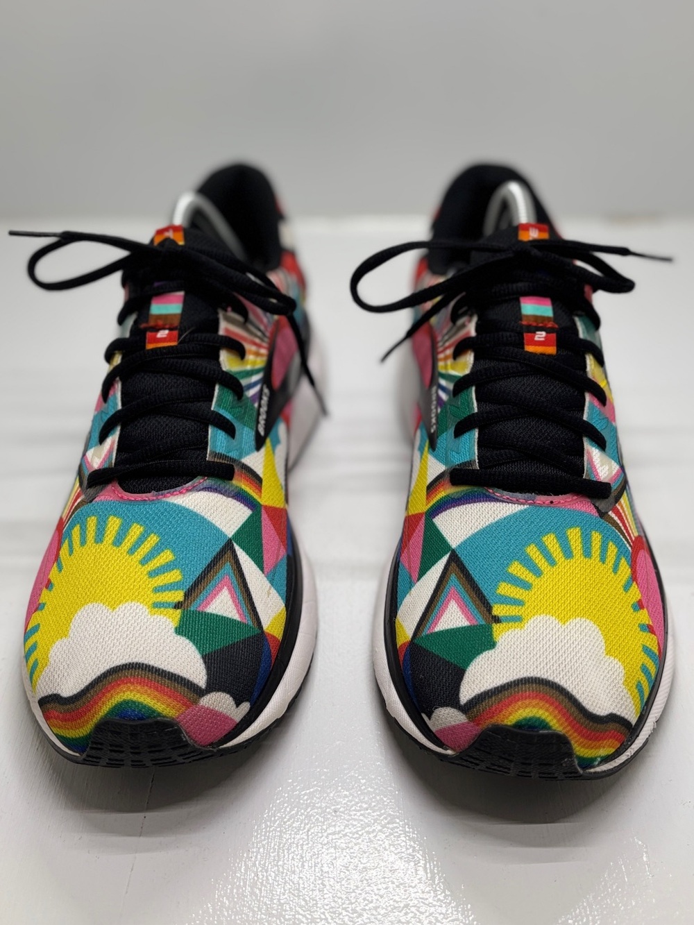 Brooks Trace 2 x Lisa Congdon Pride Running Shoes Men's 11 Multicolor Sneakers - Picture 2 of 15